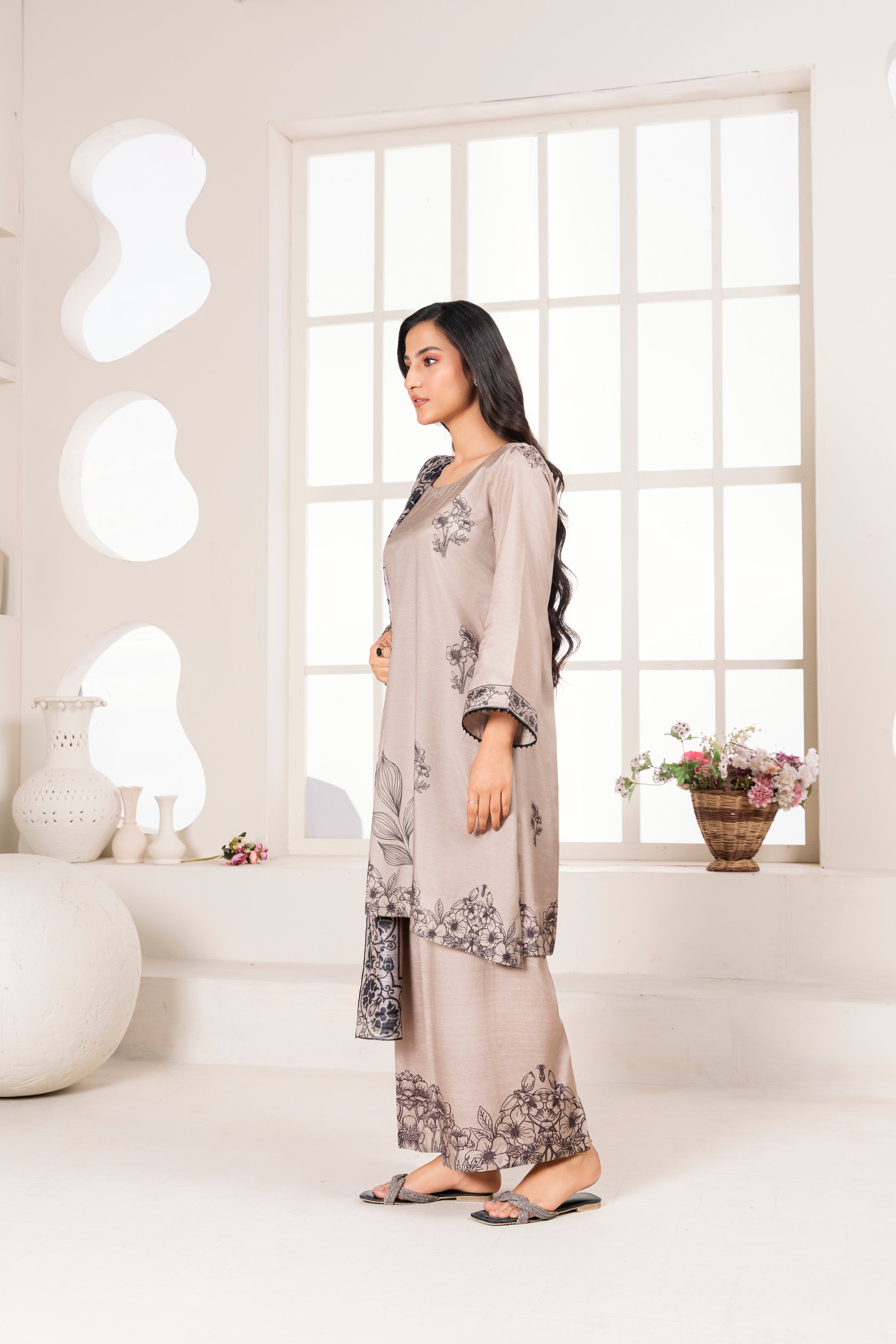 3pc- Printed Karandi Silk Suit