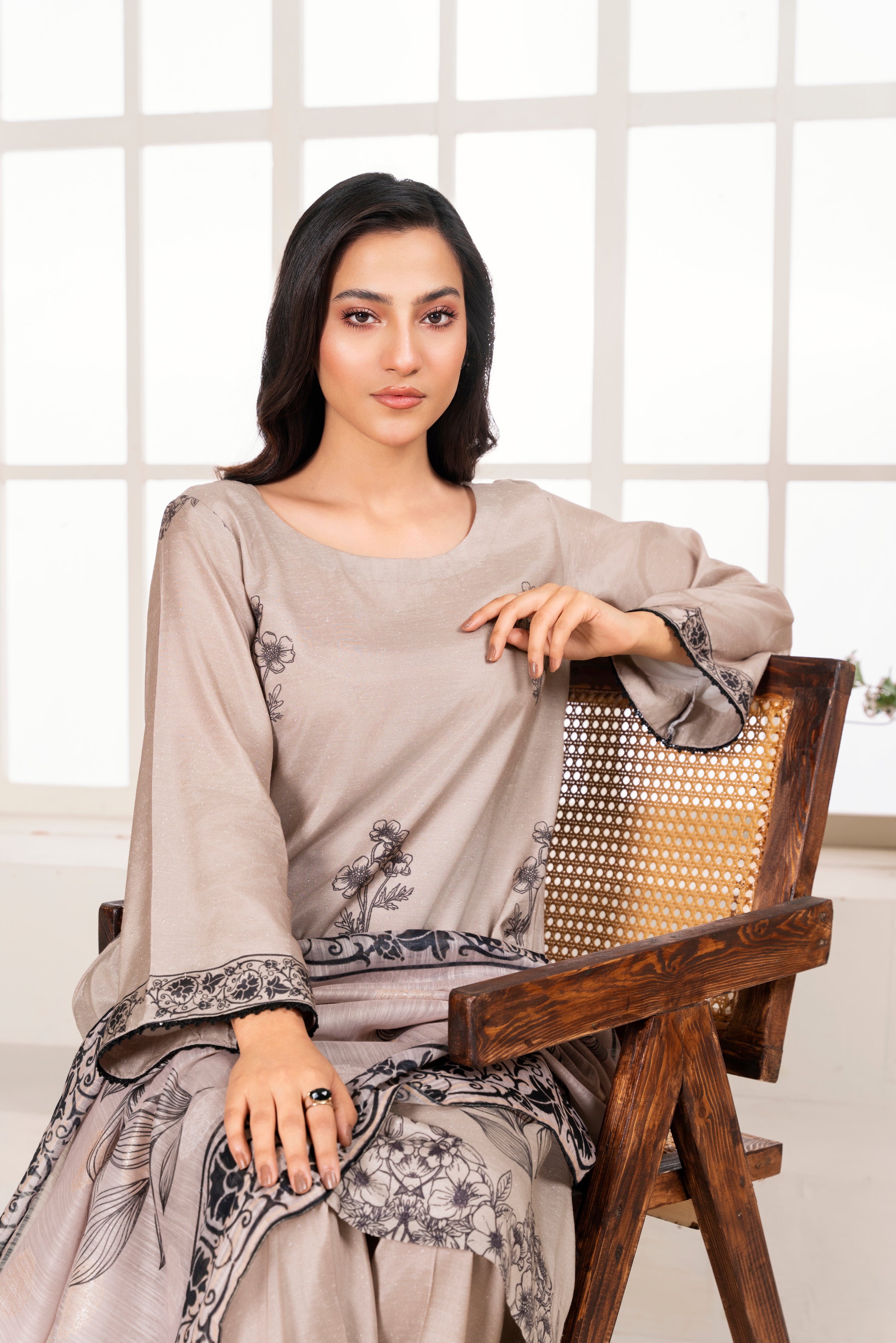 3pc- Printed Karandi Silk Suit